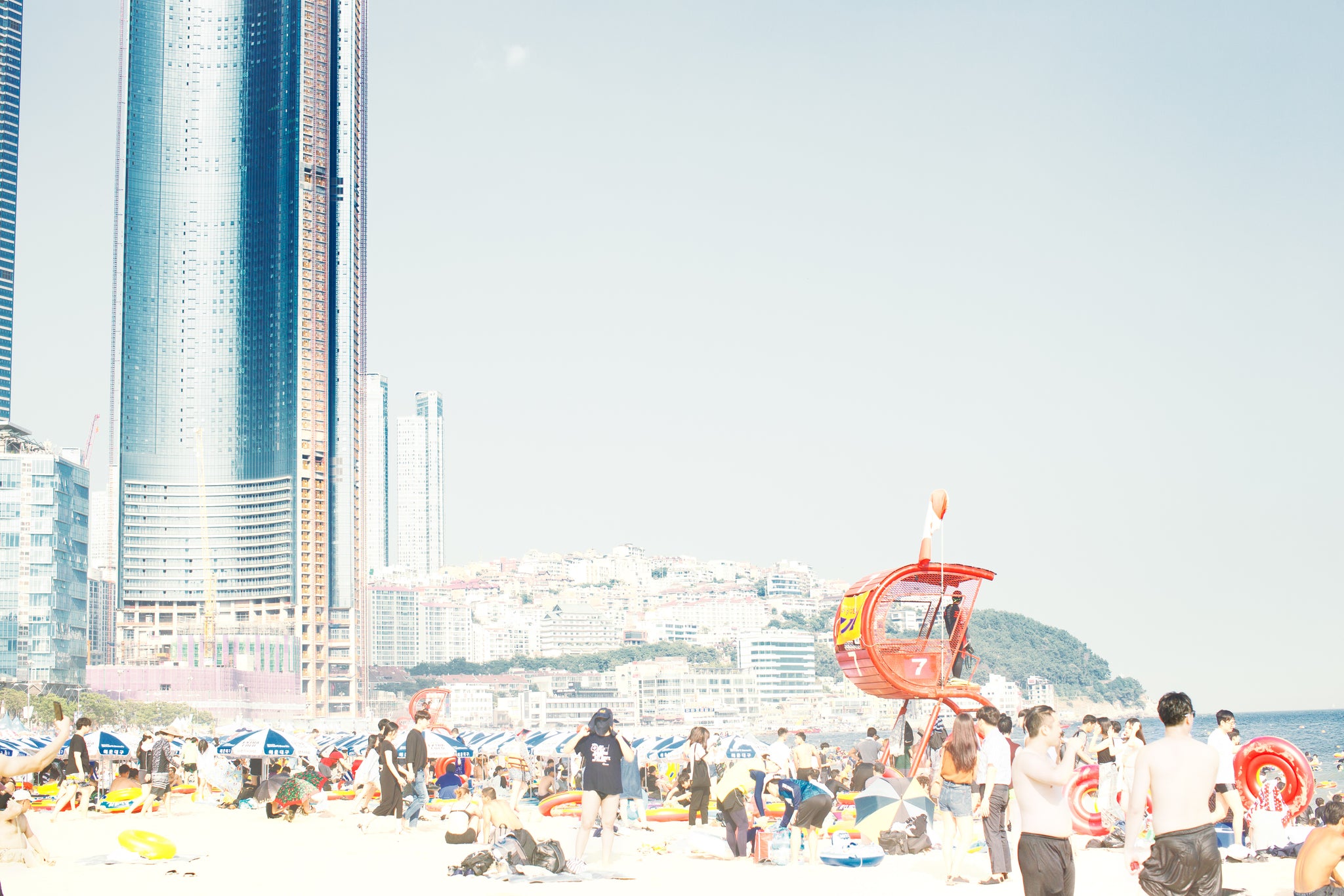 Guayabera Busan Building Dot